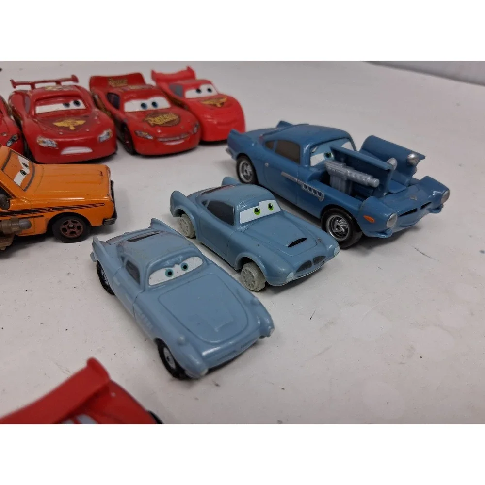 Disney Pixar Cars Diecast Lot Lightning McQueen Mater Luigi Fin McMissile 18pc O